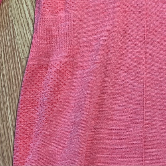 The North Face long sleeve top, worn once! Very slimming fit :) - Picture 3 of 8